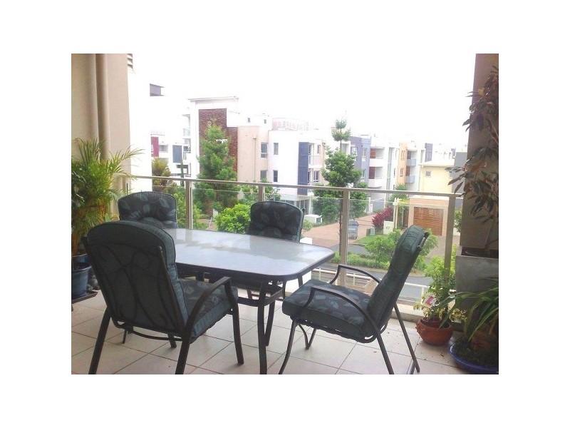 8/15 Laver Drive, Robina QLD 4226