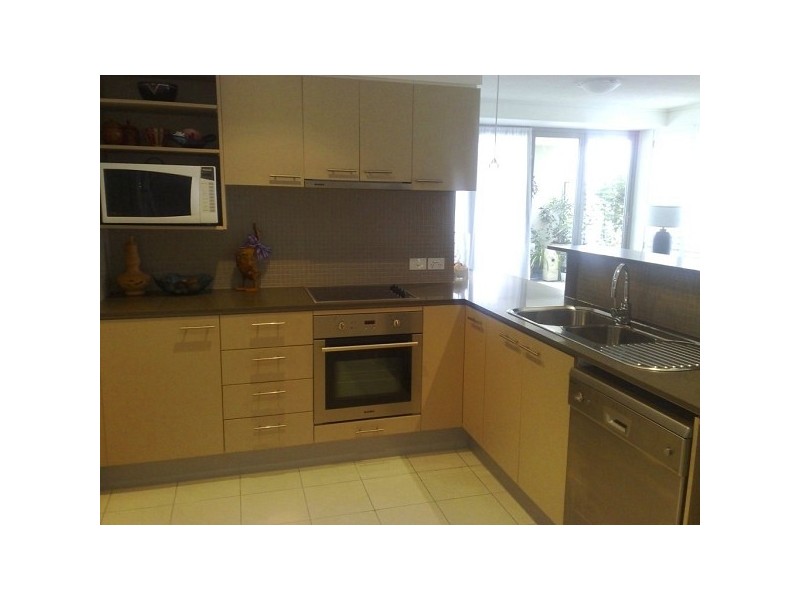 8/15 Laver Drive, Robina QLD 4226