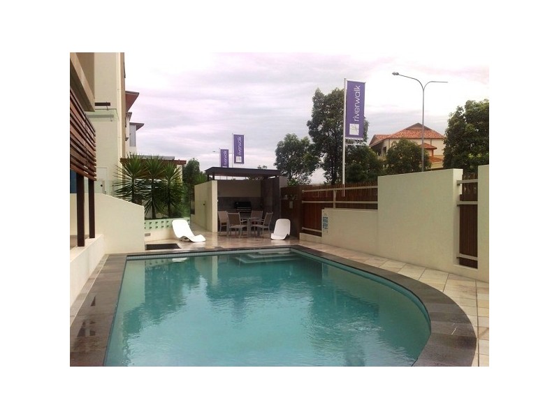 8/15 Laver Drive, Robina QLD 4226