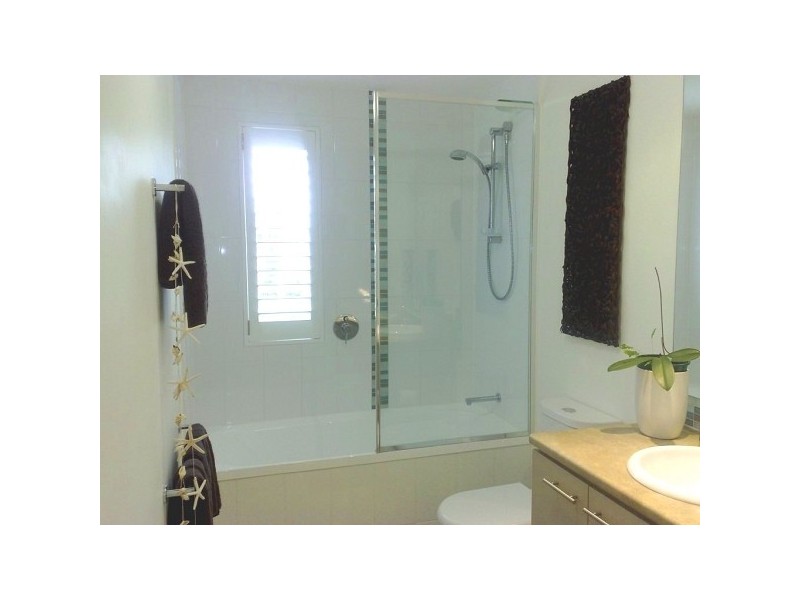 8/15 Laver Drive, Robina QLD 4226