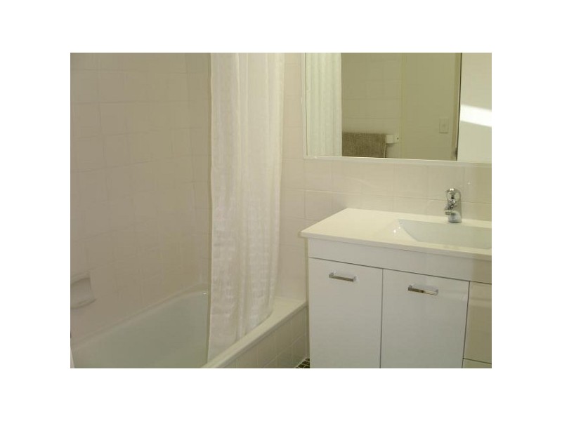 40 Ferny Ave  WATERWAYS, Surfers Paradise QLD 4217