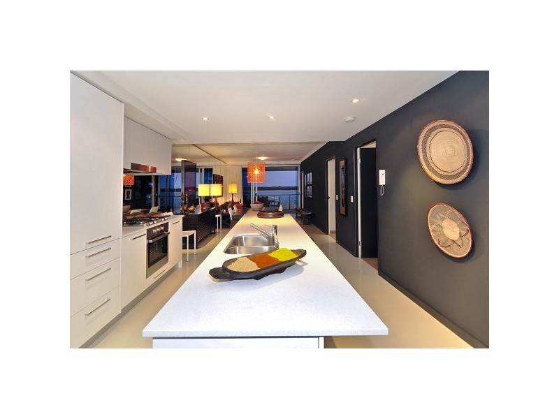 430 Marine Parade, Biggera Waters QLD 4216