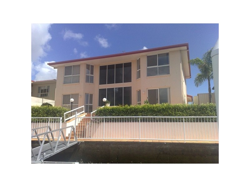 131 Pebble Beach Drive, Runaway Bay QLD 4216