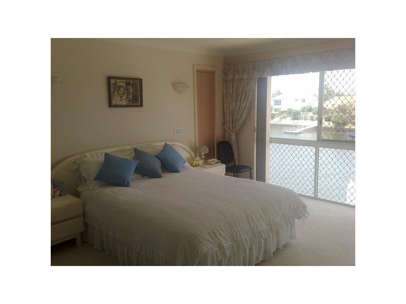 131 Pebble Beach Drive, Runaway Bay QLD 4216