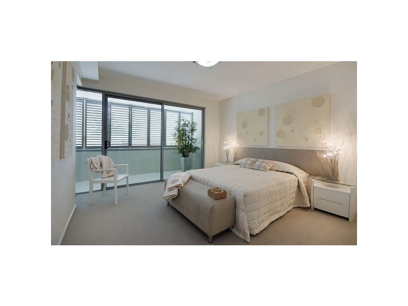 7-9 Burra St, Chevron Island QLD 4217