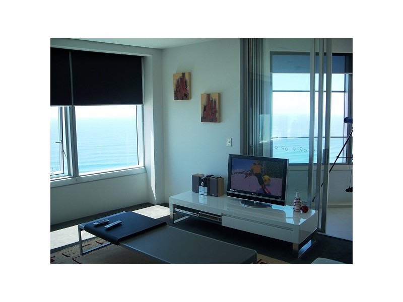 9 Hamilton Avenue Q1, Surfers Paradise QLD 4217