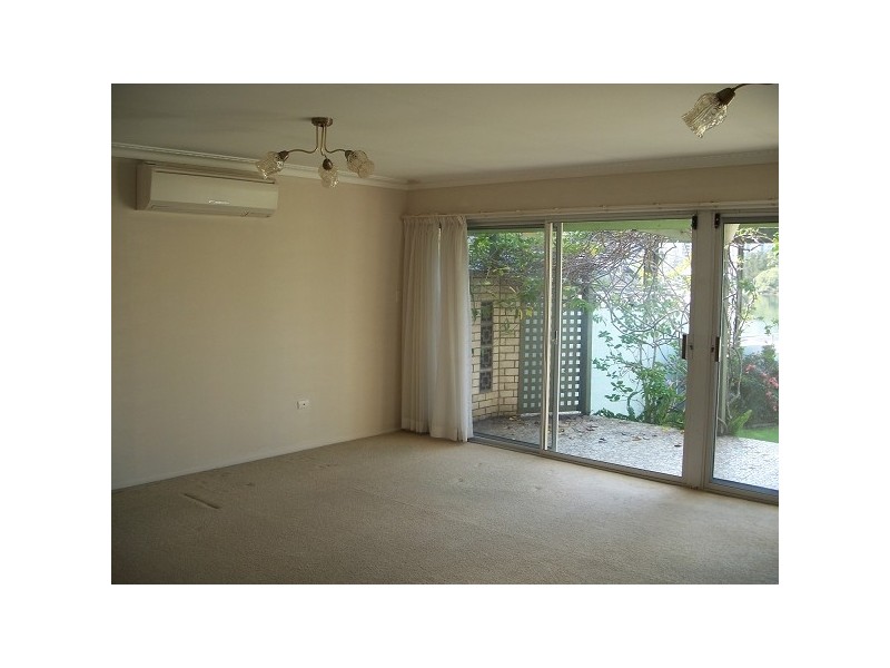 25 Sunrise Blvd, Surfers Paradise QLD 4217