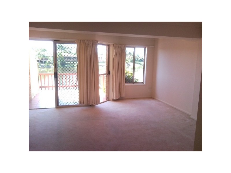 6 Lowood Court, Varsity Lakes QLD 4227