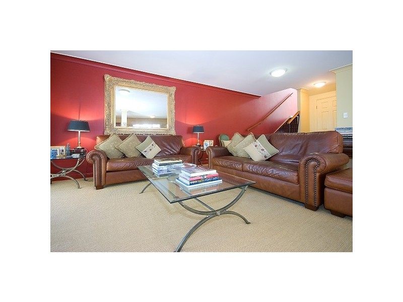 9/100 Cotlew Street East       APOLLO ADELPHI SPRINGS, Southport QLD 4215