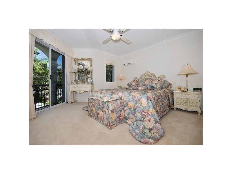 100 Cotlew Street, Southport QLD 4215