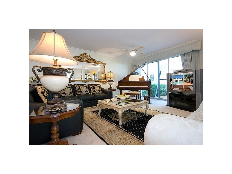 100 Cotlew Street, Southport QLD 4215