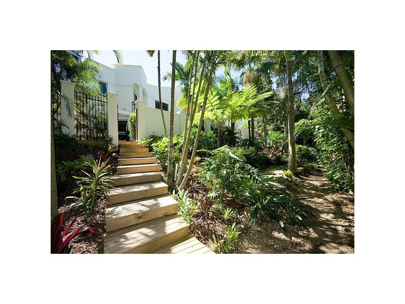 100 Cotlew Street, Southport QLD 4215