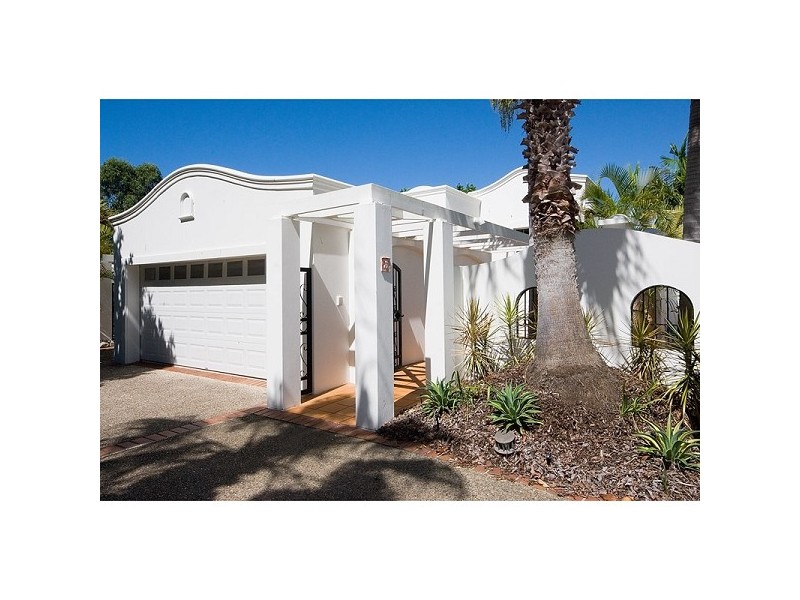 100 Cotlew Street, Southport QLD 4215