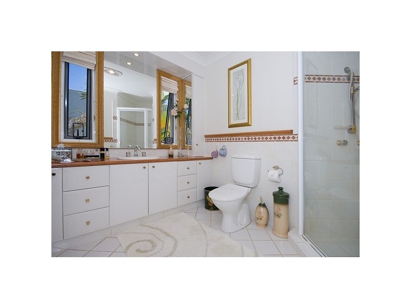 100 Cotlew Street, Southport QLD 4215