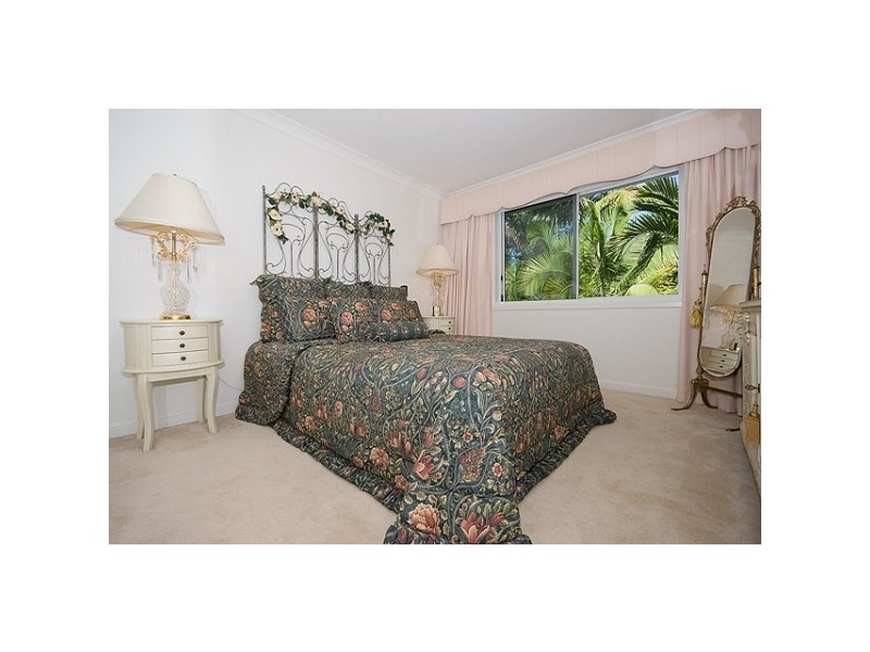 100 Cotlew Street, Southport QLD 4215