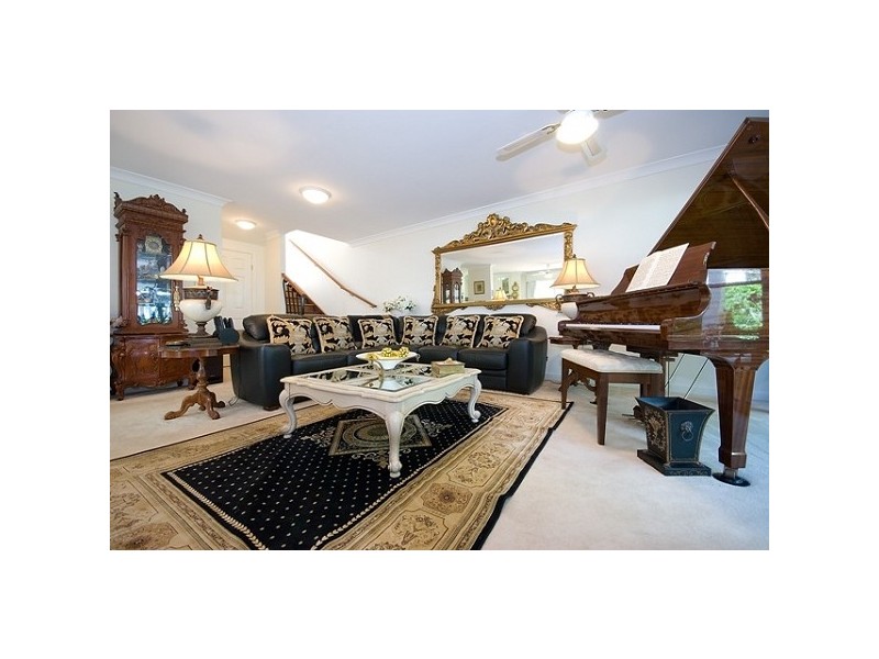 100 Cotlew Street, Southport QLD 4215