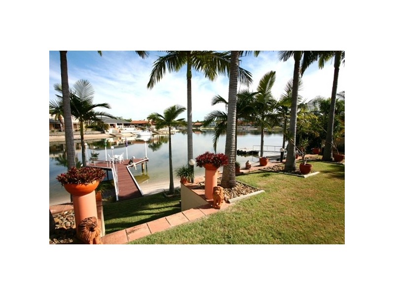 106 UPTON STREET, Bundall QLD 4217