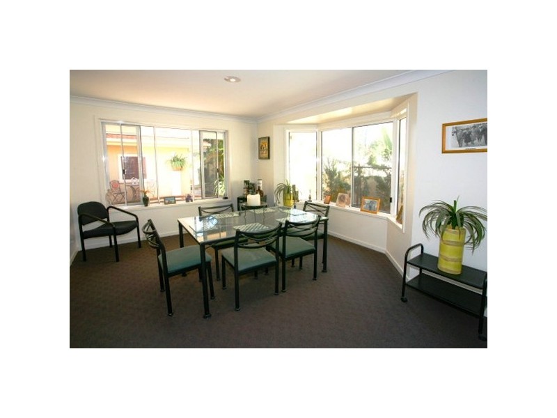 106 UPTON STREET, Bundall QLD 4217