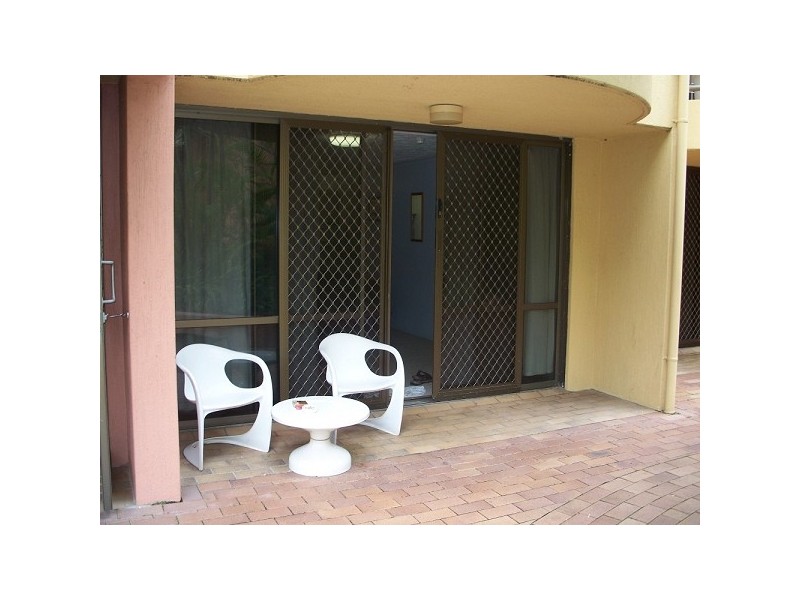 38 Enderley Avenue, Surfers Paradise QLD 4217