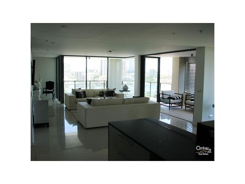 20-24 Hughes Ave, Main Beach QLD 4217