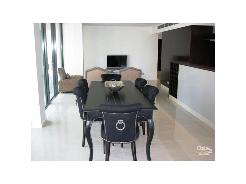 20-24 Hughes Ave, Main Beach QLD 4217