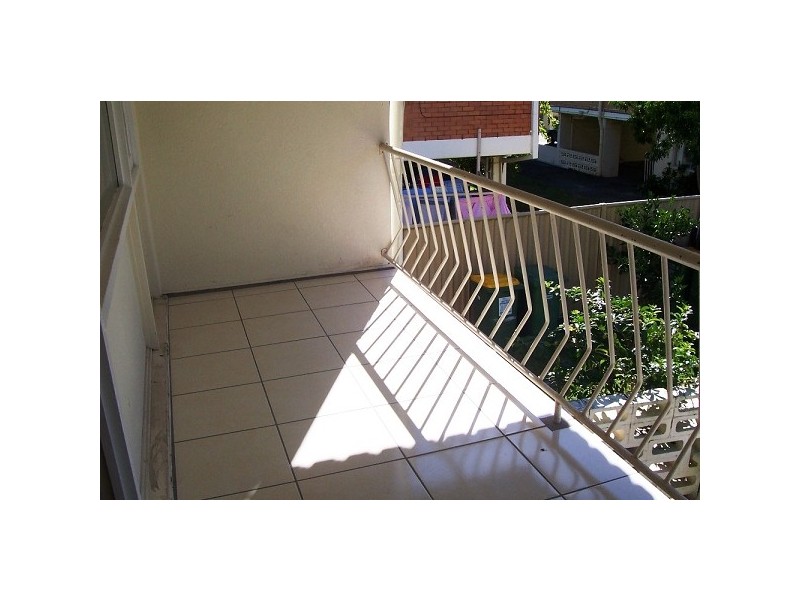 30 Leonard Ave, Surfers Paradise QLD 4217