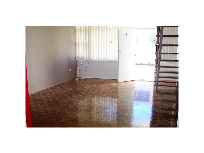 30 Leonard Ave, Surfers Paradise QLD 4217