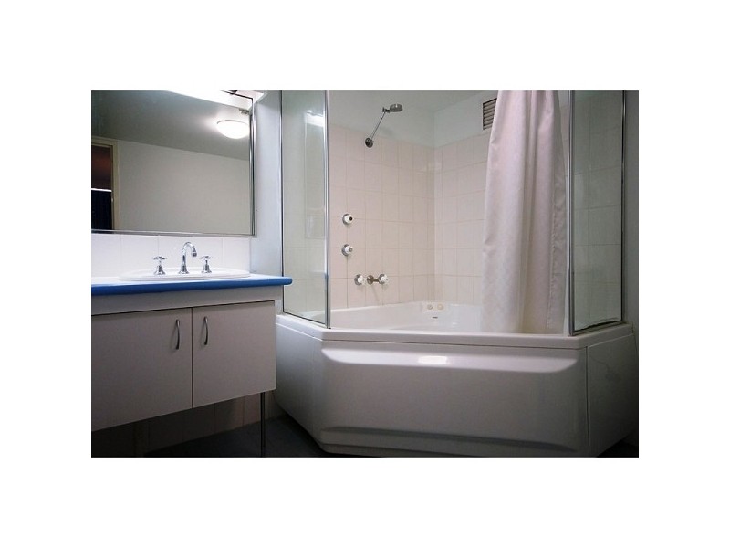 70 Remembrance Dr SURFERS PLAZA, Surfers Paradise QLD 4217