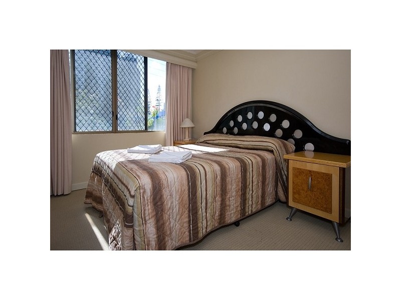 38 Enderley Avenue, Surfers Paradise QLD 4217