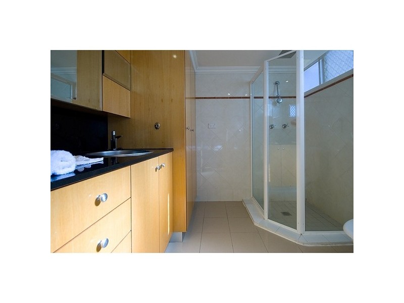 38 Enderley Avenue, Surfers Paradise QLD 4217