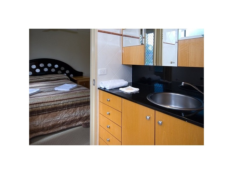 38 Enderley Avenue, Surfers Paradise QLD 4217