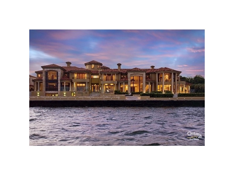 3 Sir Lancelot Cl, Sovereign Islands QLD 4216