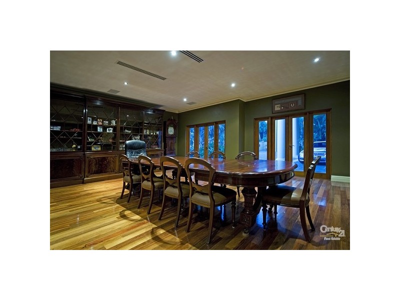 3 Sir Lancelot Cl, Sovereign Islands QLD 4216