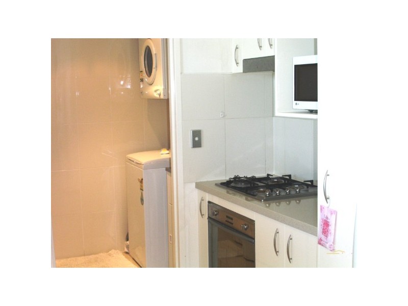 1 Brighton on Broadwater Shores  Como St, Southport QLD 4215