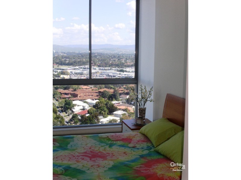 1 Brighton on Broadwater Shores  Como St, Southport QLD 4215