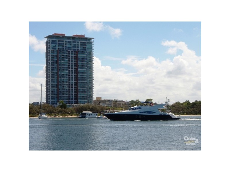 1 Brighton on Broadwater Shores  Como St, Southport QLD 4215
