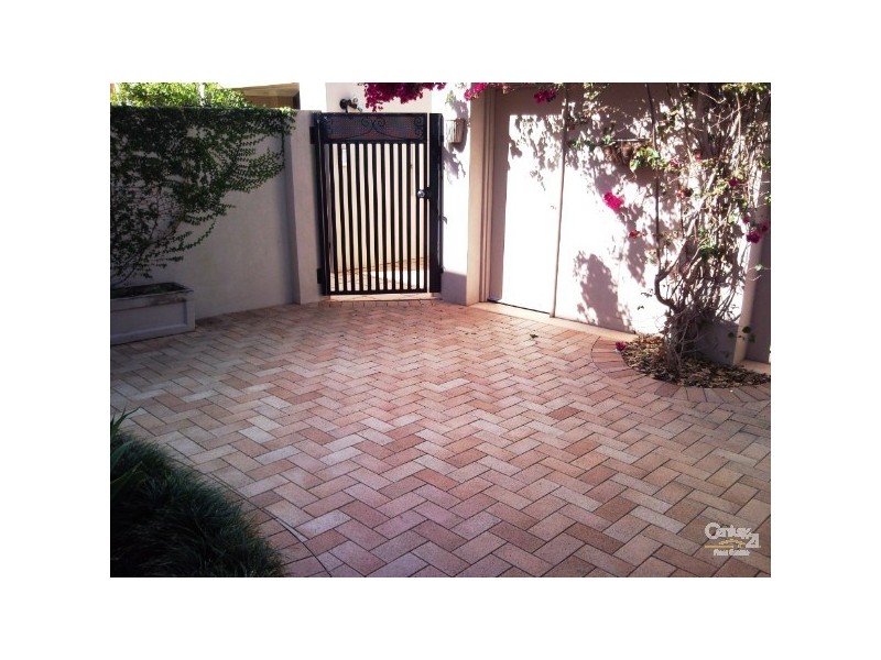 21 Paradise Island, Surfers Paradise QLD 4217