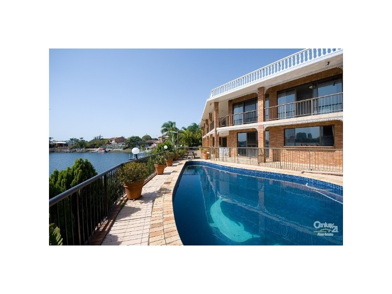 12 Lowanna Ct, Mermaid Waters QLD 4218