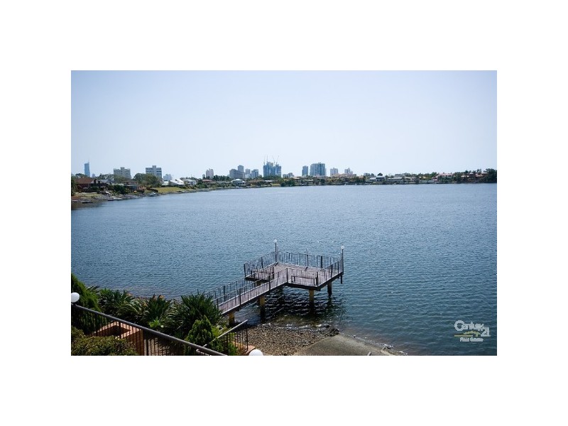 12 Lowanna Ct, Mermaid Waters QLD 4218