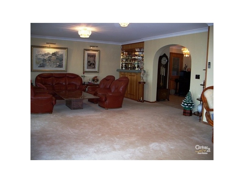 12 Lowanna Ct, Mermaid Waters QLD 4218