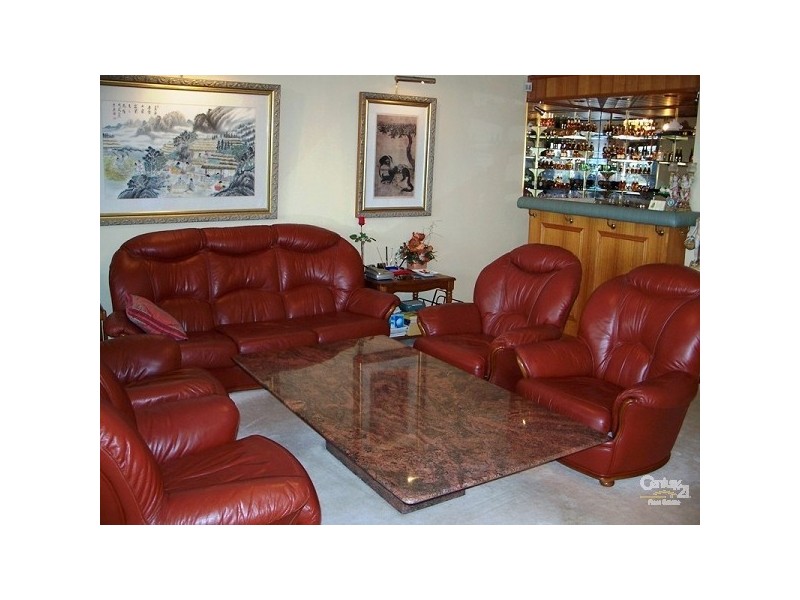 12 Lowanna Ct, Mermaid Waters QLD 4218