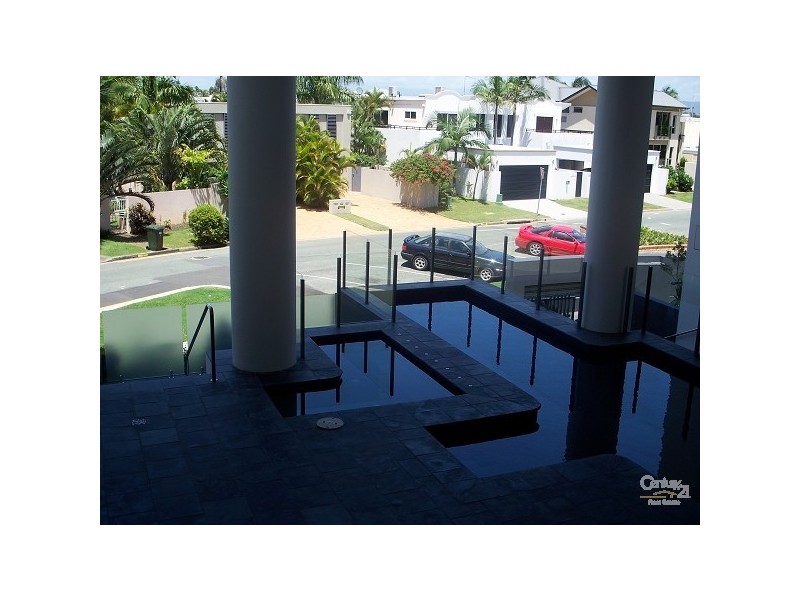 . Surfers Paradise, Chevron Island QLD 4217