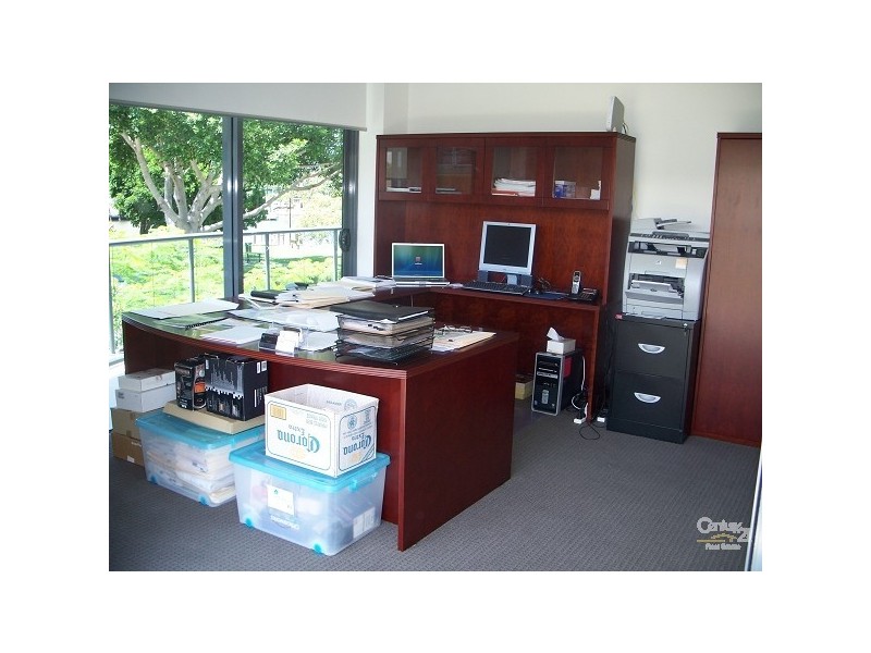 . Surfers Paradise, Chevron Island QLD 4217