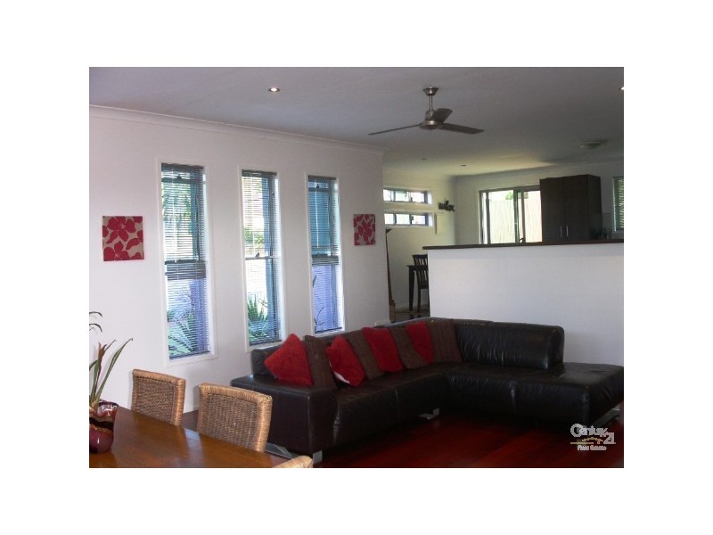 6 Tibor Court, Ashmore QLD 4214