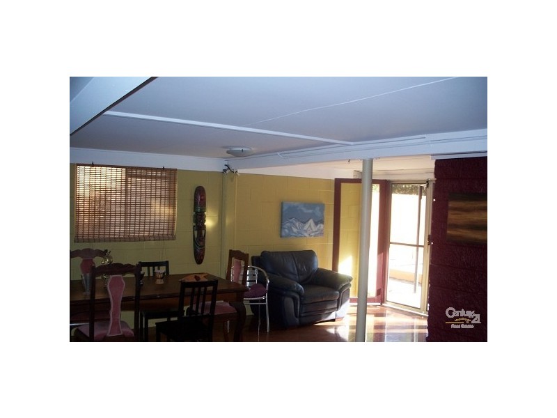 11 Birtwistle Street, Southport QLD 4215