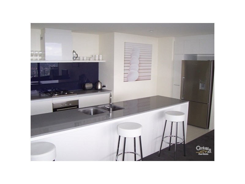 9 Ferny Avenue, Surfers Paradise QLD 4217