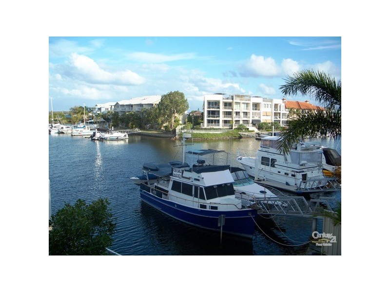 89 Bayview Street, Runaway Bay QLD 4216