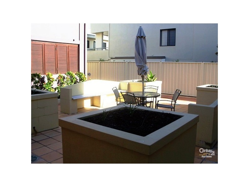 89 Bayview Street, Runaway Bay QLD 4216