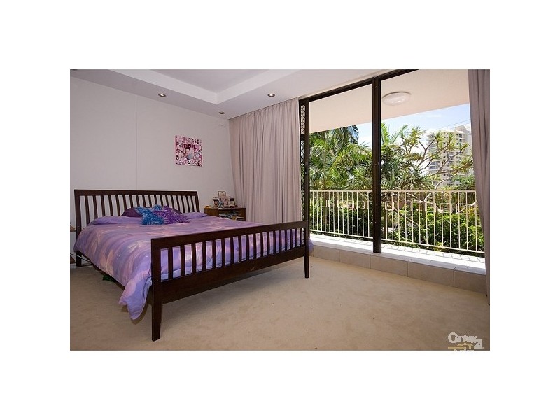 33 Thornton St, Surfers Paradise QLD 4217