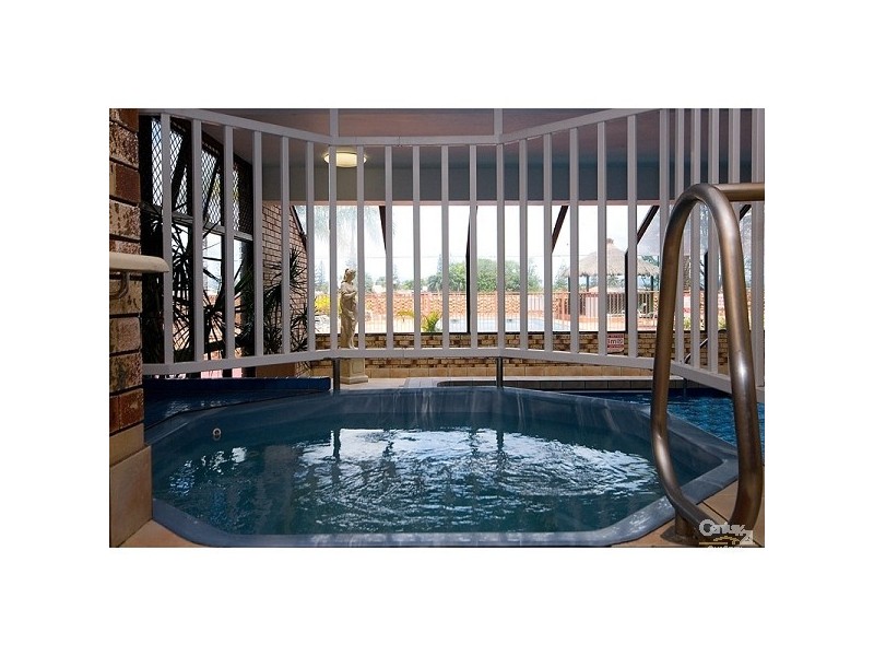 33 Thornton St, Surfers Paradise QLD 4217